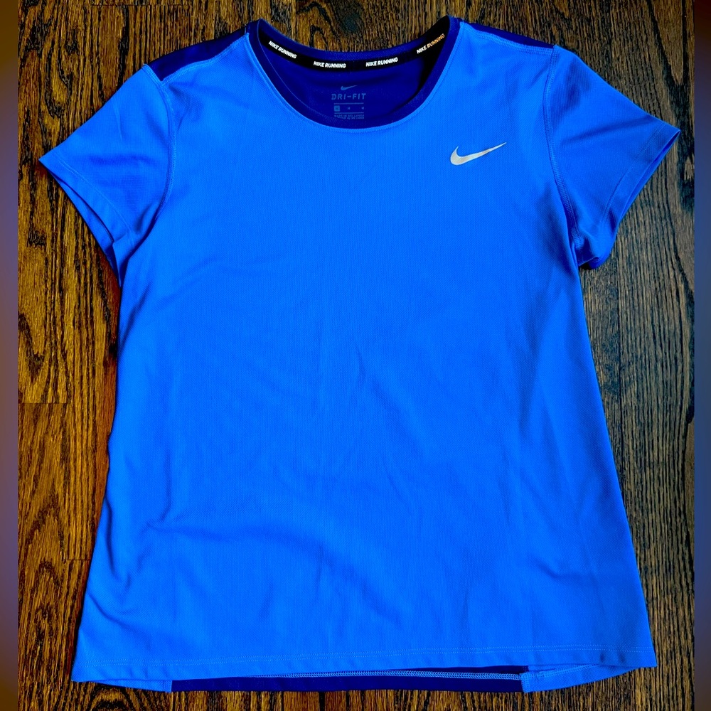 nike • women’s • dri-fit • t-shirt • medium